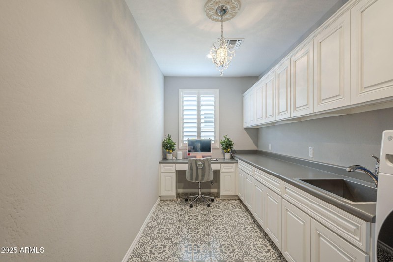 Laundry room/office