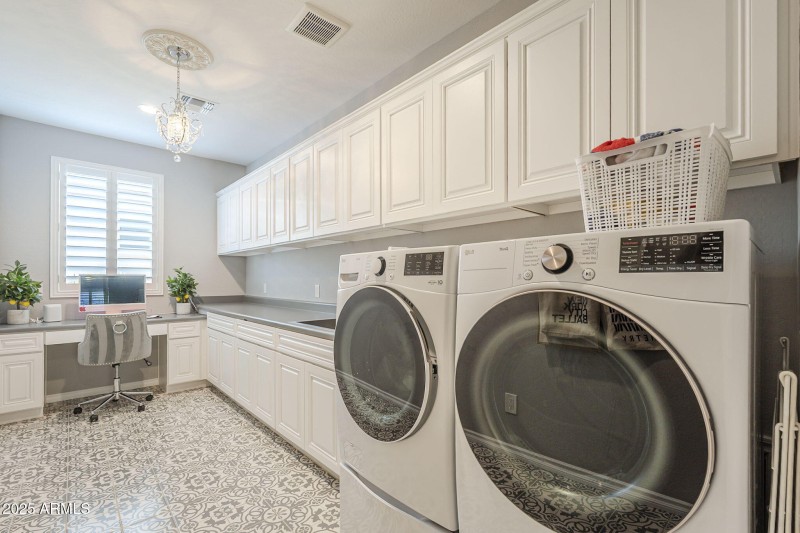 Laundry room/office