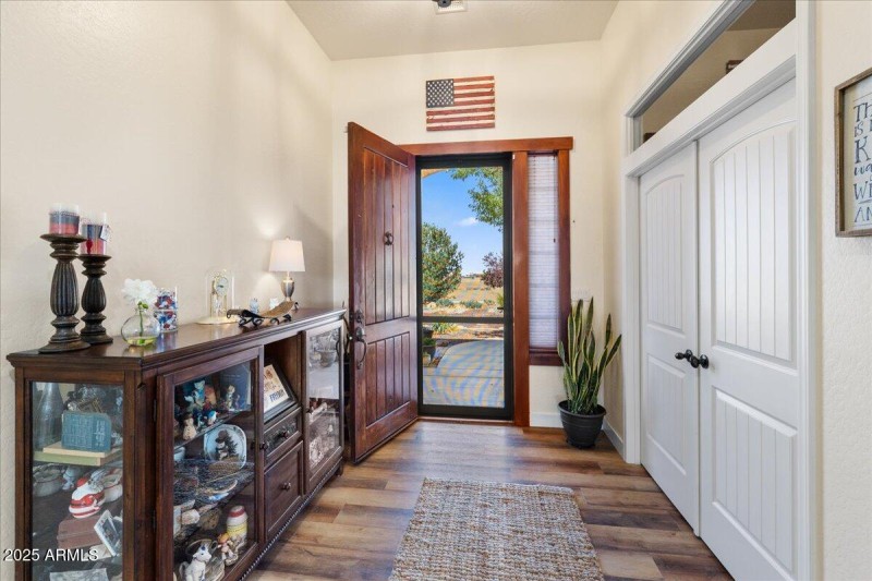 03-Entryway