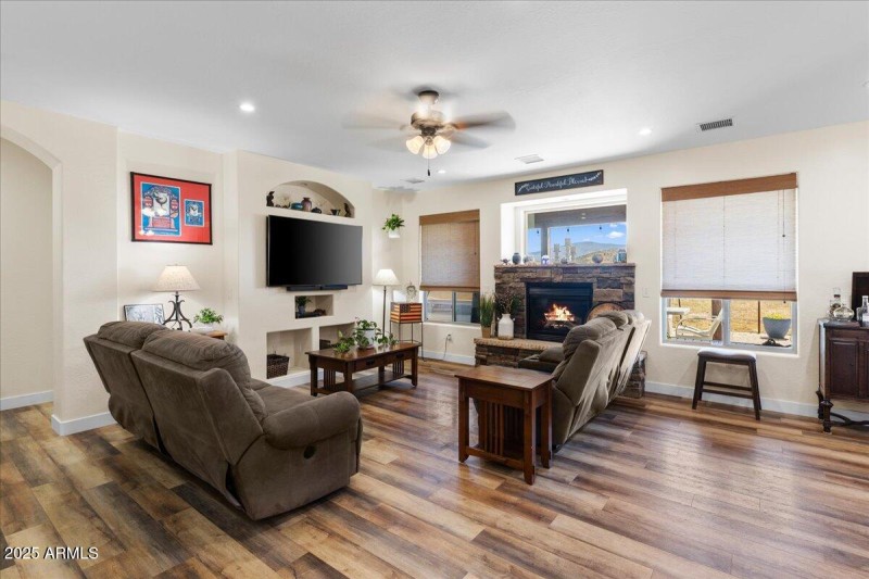 05-Living Room