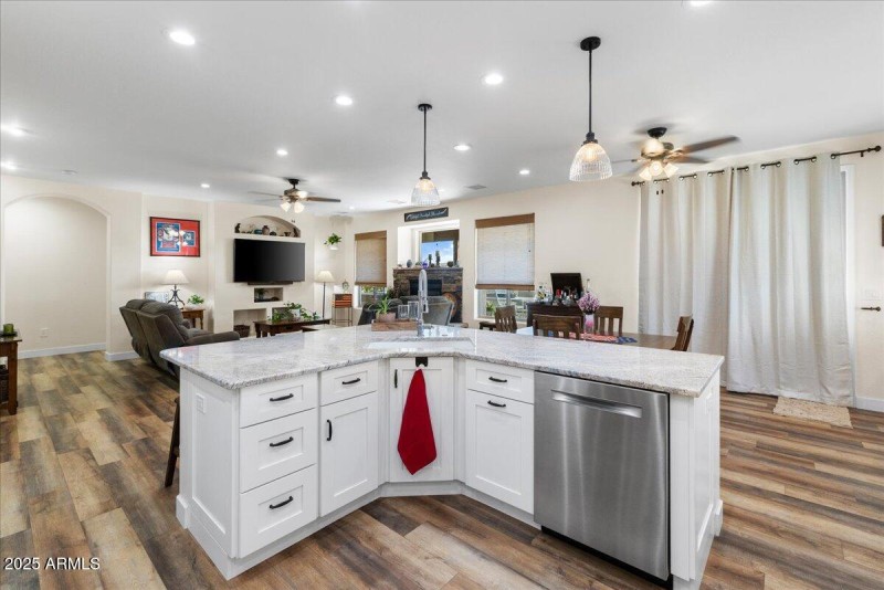 09-Kitchen