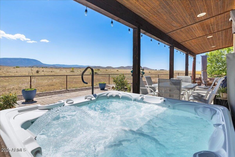 16-Hot Tub