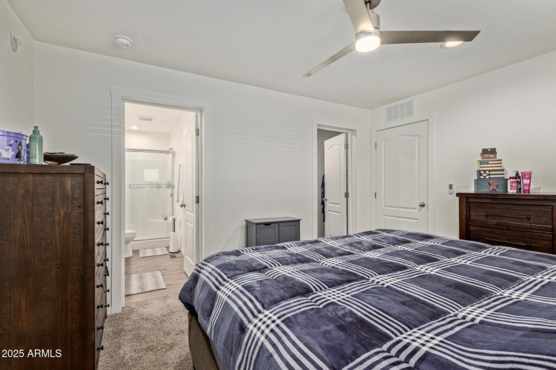 Primary bedroom_2