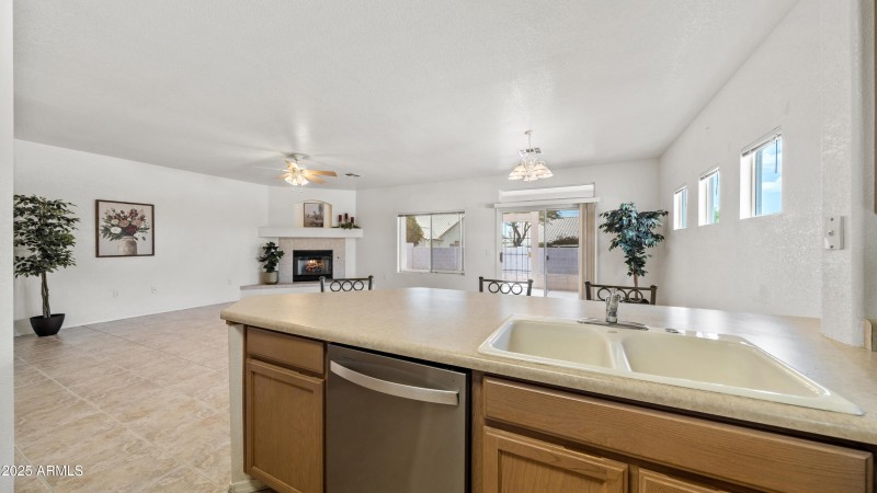 Interior - 2389 Locksley Dr-8