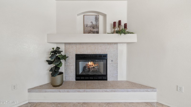 Interior - 2389 Locksley Dr-10