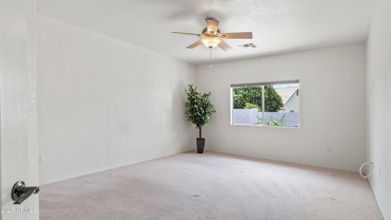 Interior - 2389 Locksley Dr-11