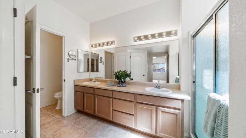 Interior - 2389 Locksley Dr-13