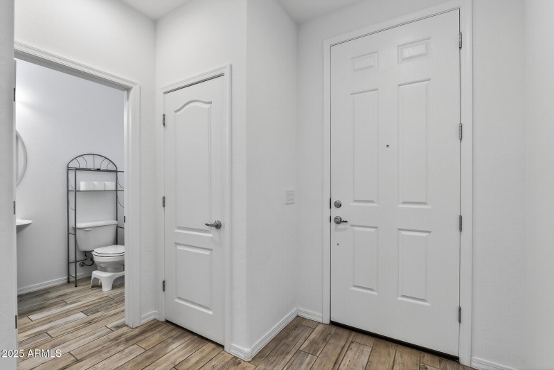 1/2 bath off entry