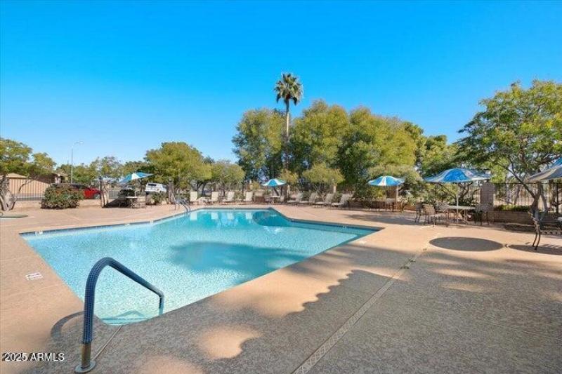 Laguna Pool 1