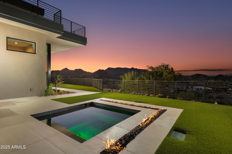 PRIMARY SUITE JACUZZI