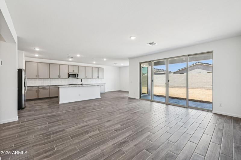 4-web-or-mls-W Cheryl Dr-S1107-004