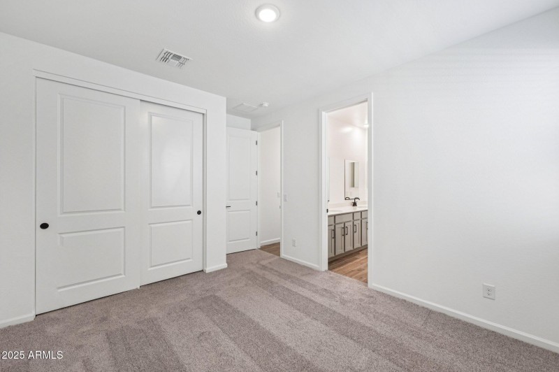 17-web-or-mls-W Cheryl Dr-S1107-017