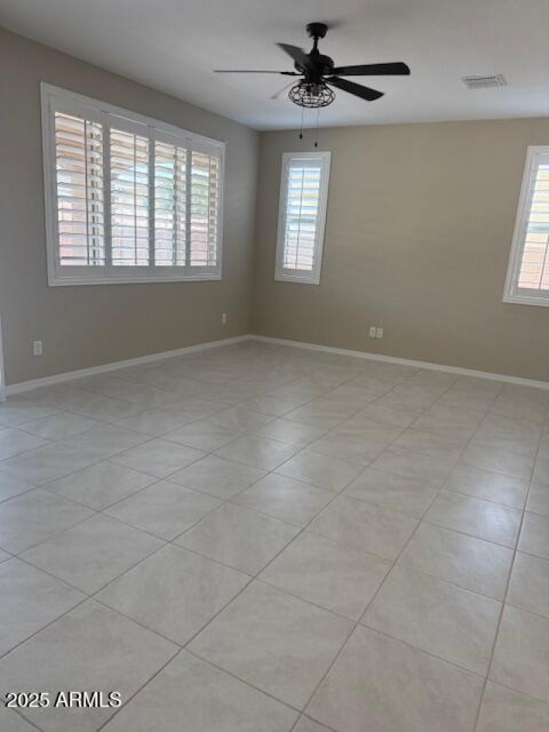 FRONT ROOM