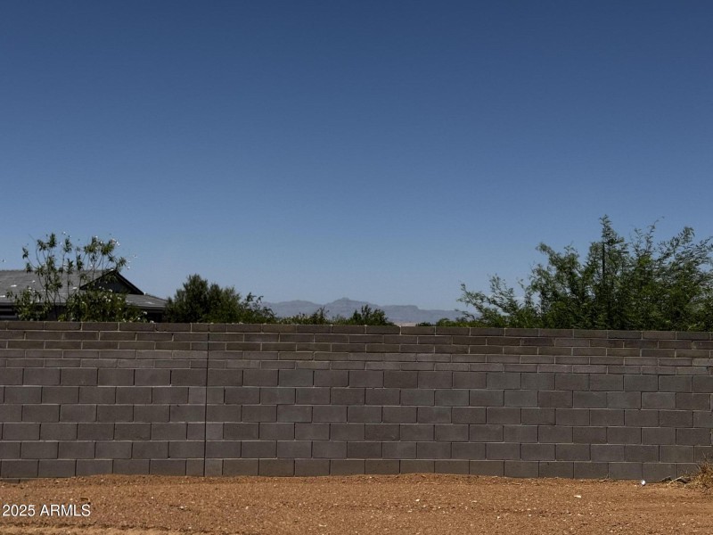 13 - Views of Superstition Mtns from gla