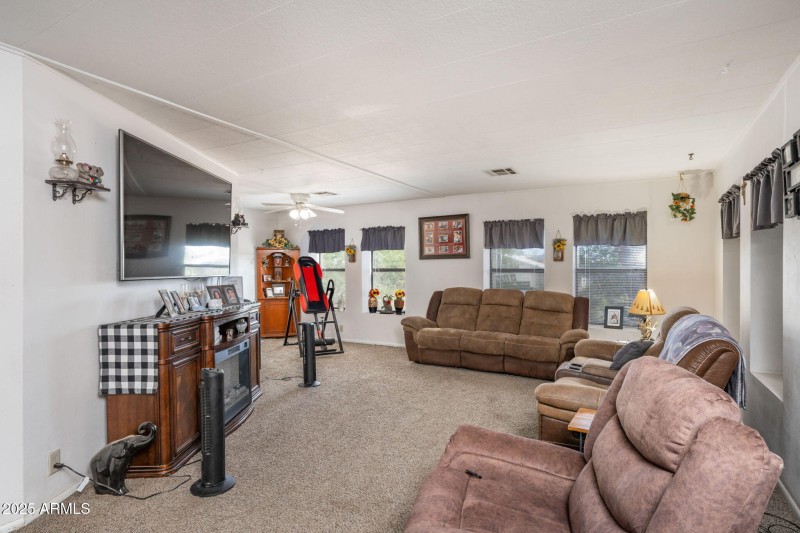 5-web-or-mls-2049-n-maricopa-st