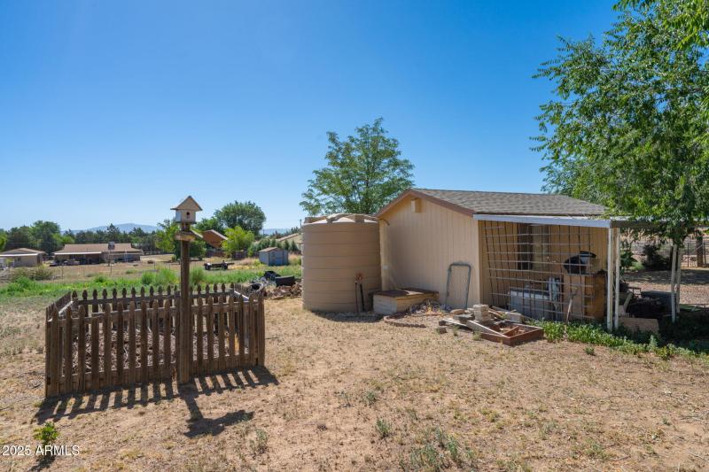 24-web-or-mls-2049-n-maricopa-st