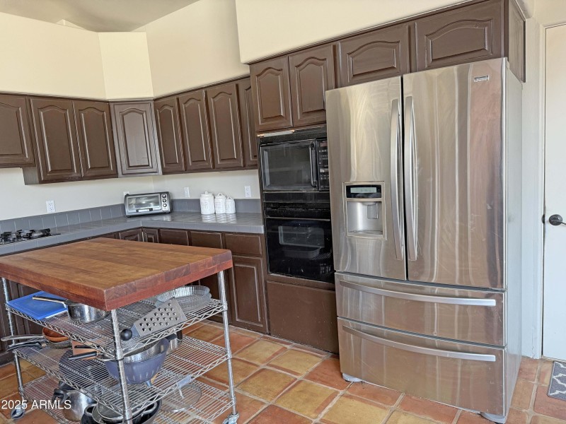 9 Kitchen 3