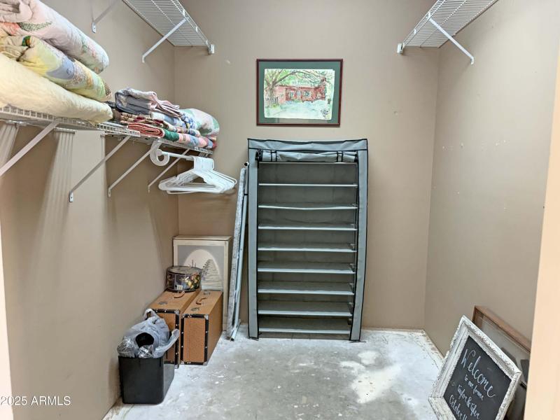 13a Primary wallk-in closet