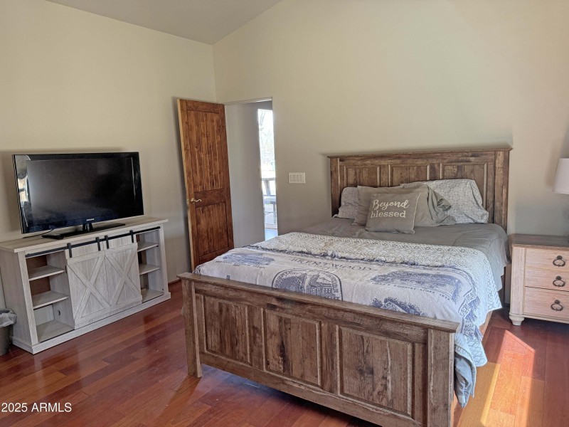 19 Guest room 2