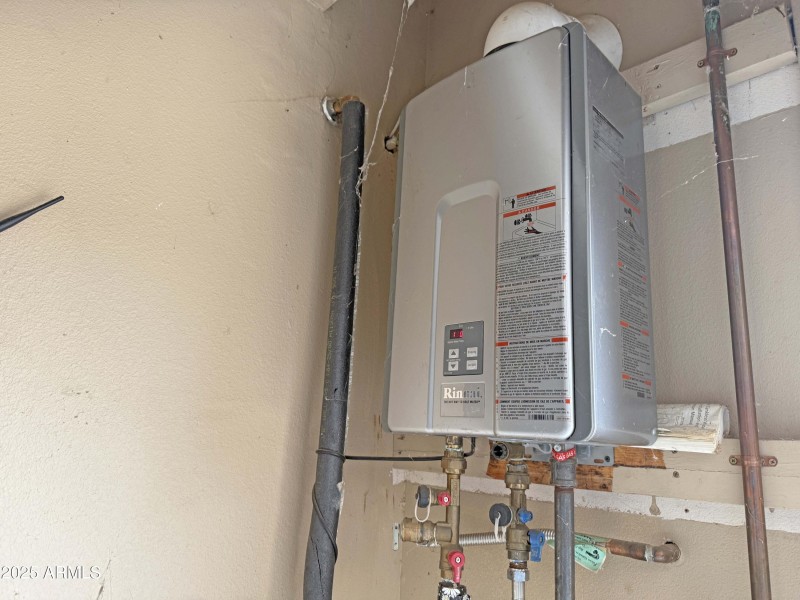 36 Instatnt water heater
