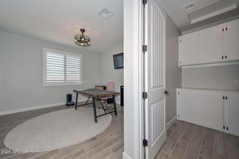 Smart Storage & Utility Space