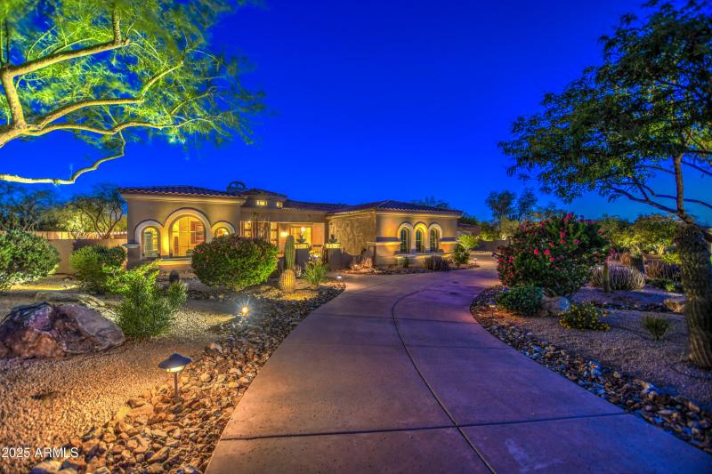 Circular driveway
