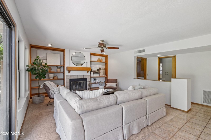 8-web-or-mls-E Sheena Dr-S1307-008