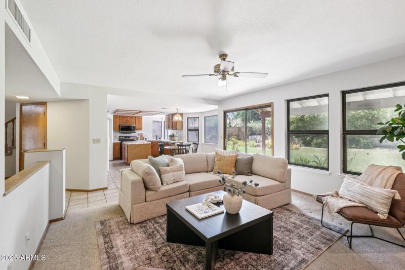 9-web-or-mls-E Sheena Dr-S1307-009