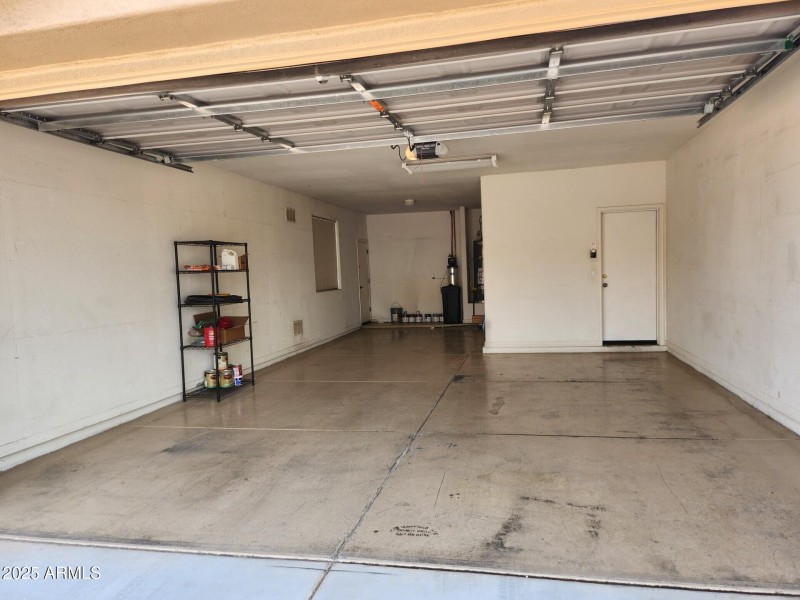 thumbnail_pic Garage