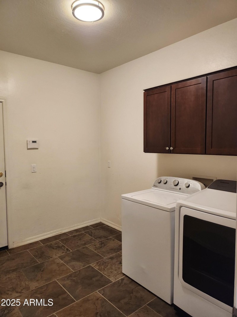 thumbnail_pic Laundry Rm