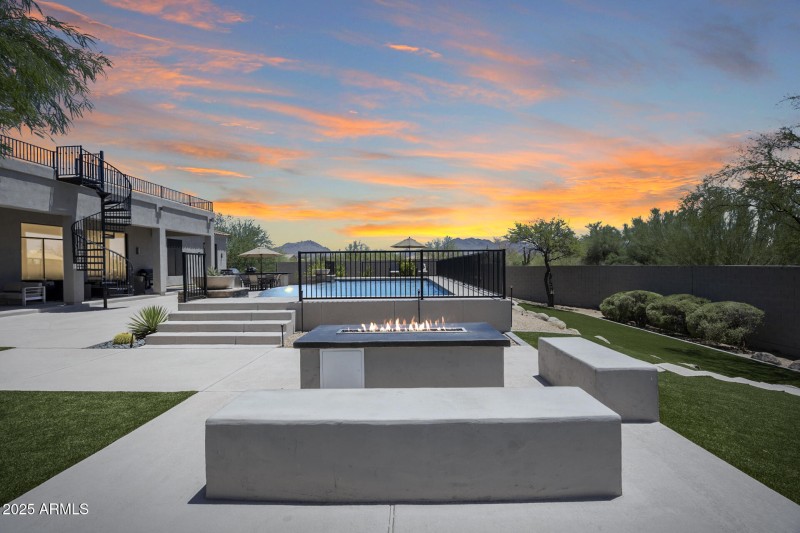 Backyard Firepit