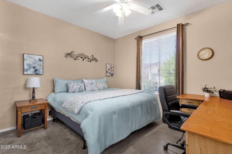 8-web-or-mls-4092-e-donato-dr