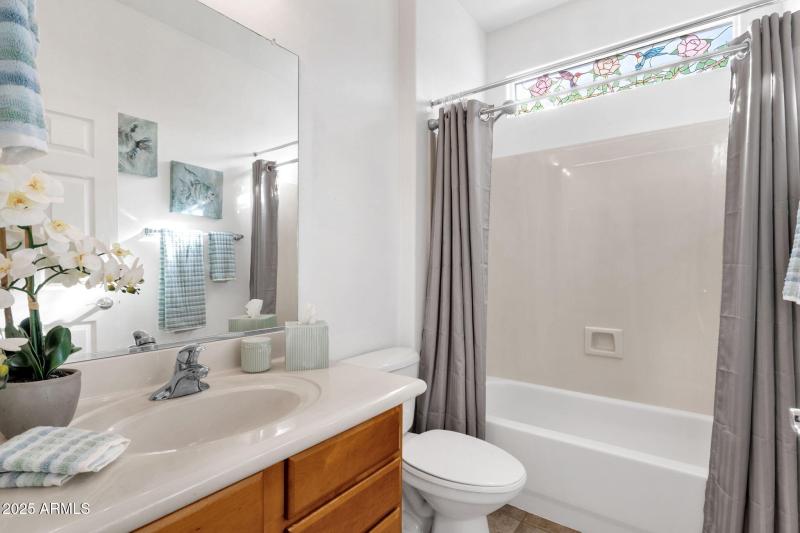 10-web-or-mls-4092-e-donato-dr