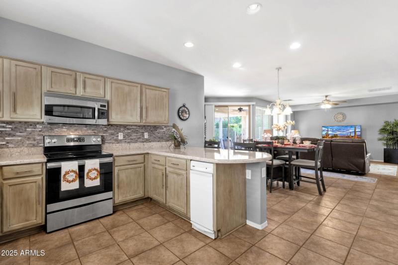 19-web-or-mls-4092-e-donato-dr