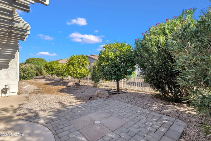 36-web-or-mls-4092-e-donato-dr