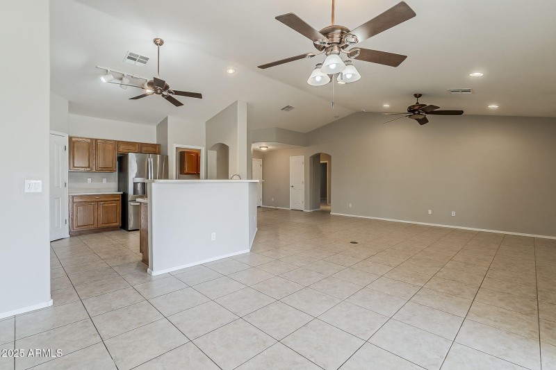 10-web-or-mls-Golden Ct-10