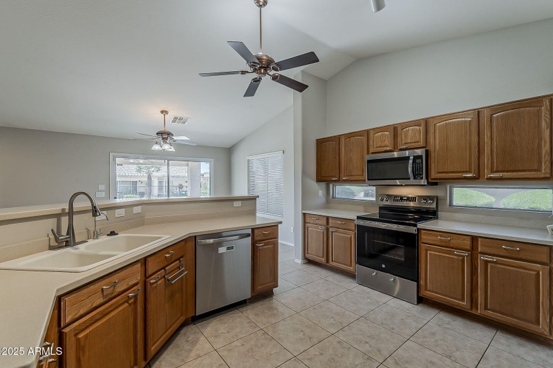 12-web-or-mls-Golden Ct-12