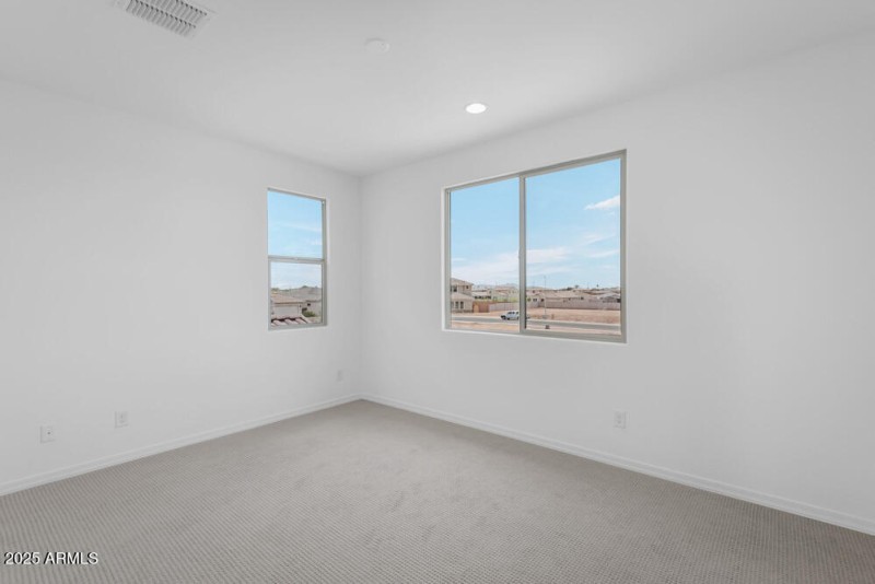 8825 W Vermont Avenue - Ready Now