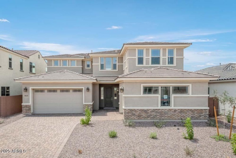 8825 W Vermont Avenue - Ready Now