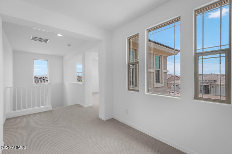 8825 W Vermont Avenue - Ready Now