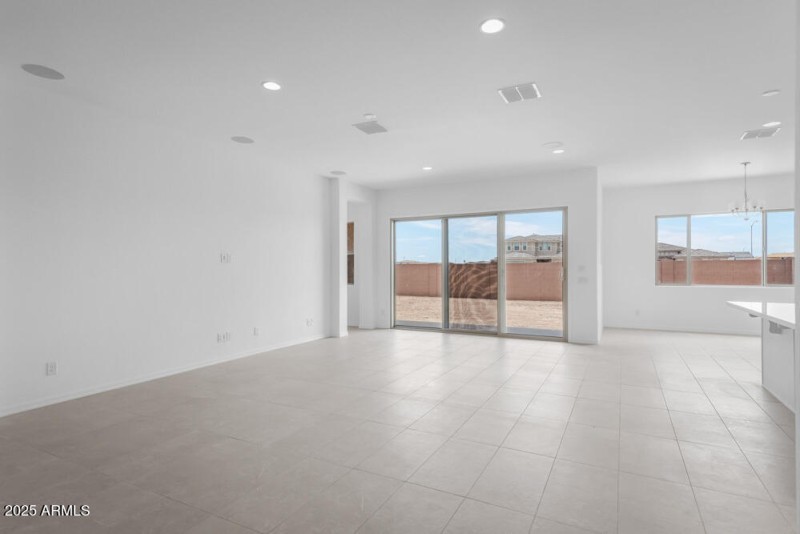 8825 W Vermont Avenue - Ready Now
