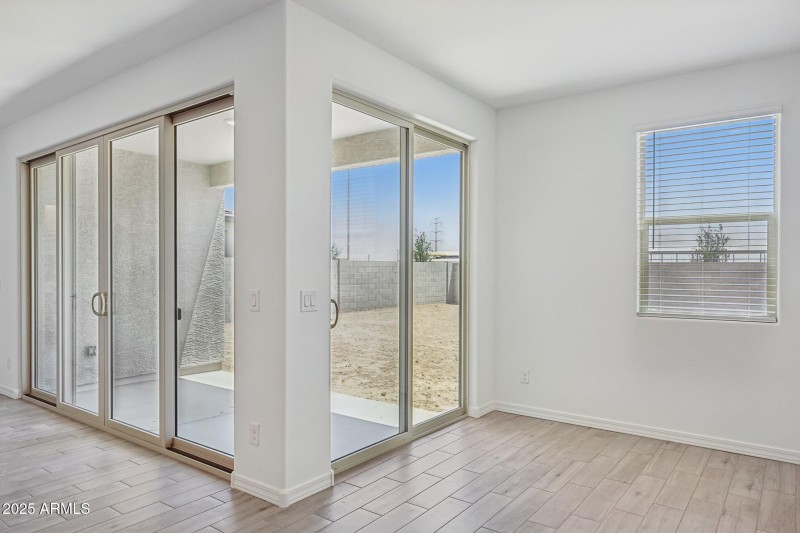 13-web-or-mls-S 95th Dr-S1207-011