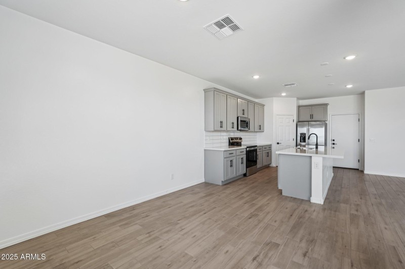 14-web-or-mls-S 95th Dr-S1207-012