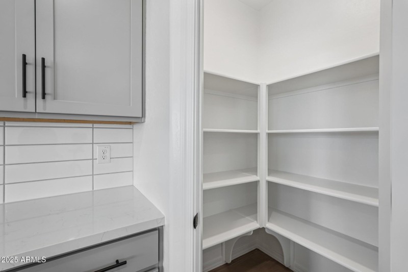 16-web-or-mls-S 95th Dr-S1207-014