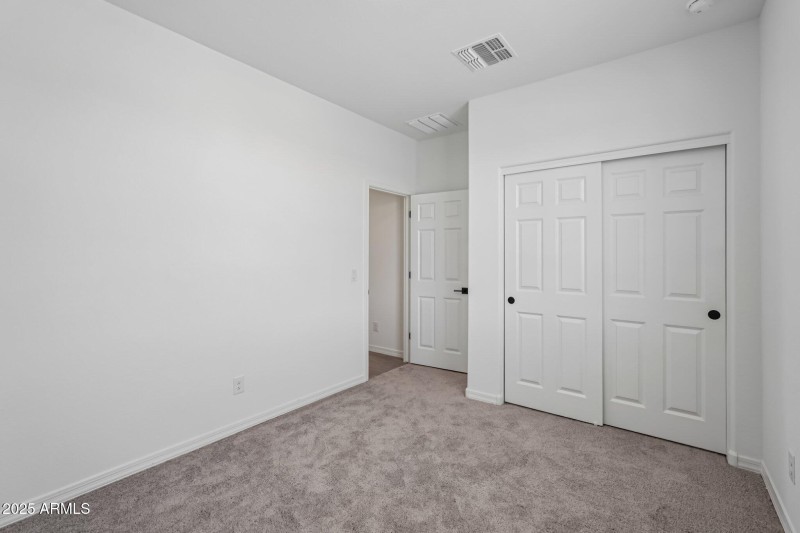 24-web-or-mls-S 95th Dr-S1207-020