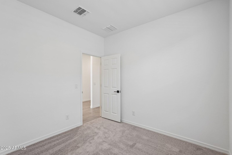 27-web-or-mls-S 95th Dr-S1207-023