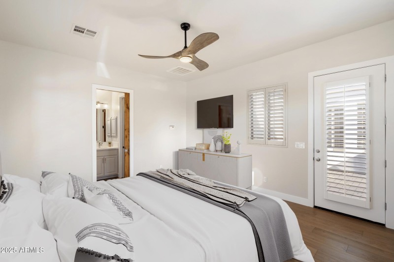 Casita - Virtually Staged