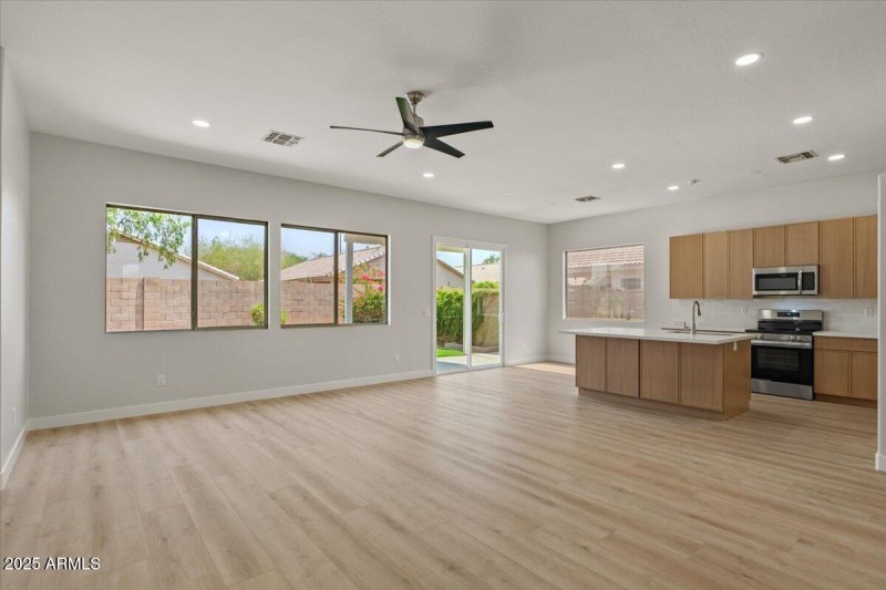 06-Living Room and Kitchen