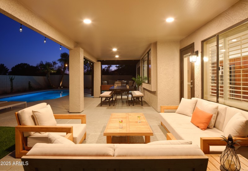 PropertyImageCo_5921ESandraTerraceTwilig