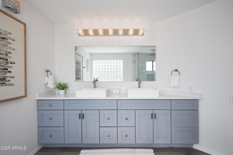 PropertyImageCo_5921ESandraTerrace_WEB-1